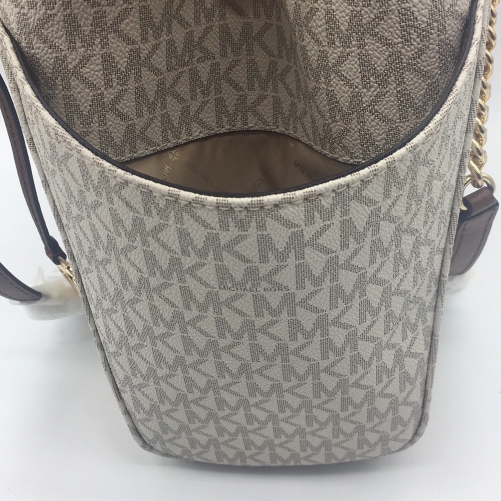 MICHAEL KORS LG CHAIN SHOULDER TOTE VANILLA - Picture 10 of 16